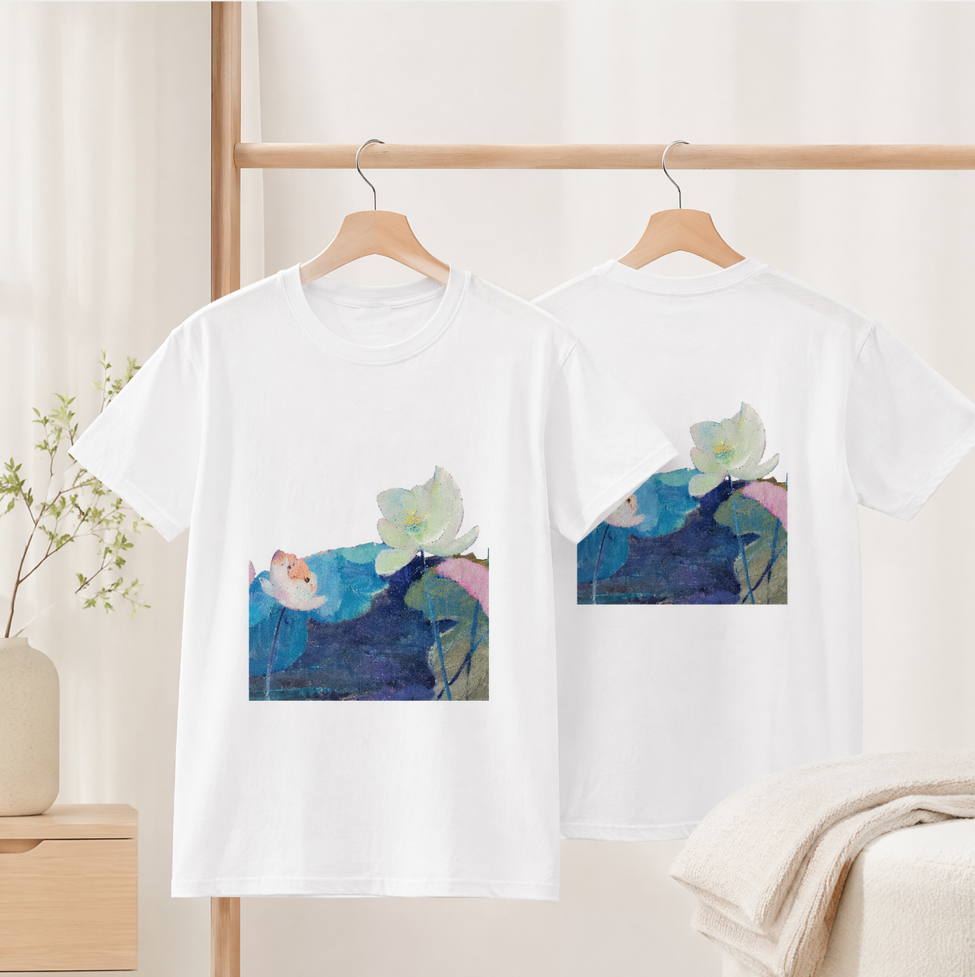 Lotus Nr. 2, Yu Xiang Serie, doppelseitig bedrucktes T-Shirt aus reiner Baumwolle
